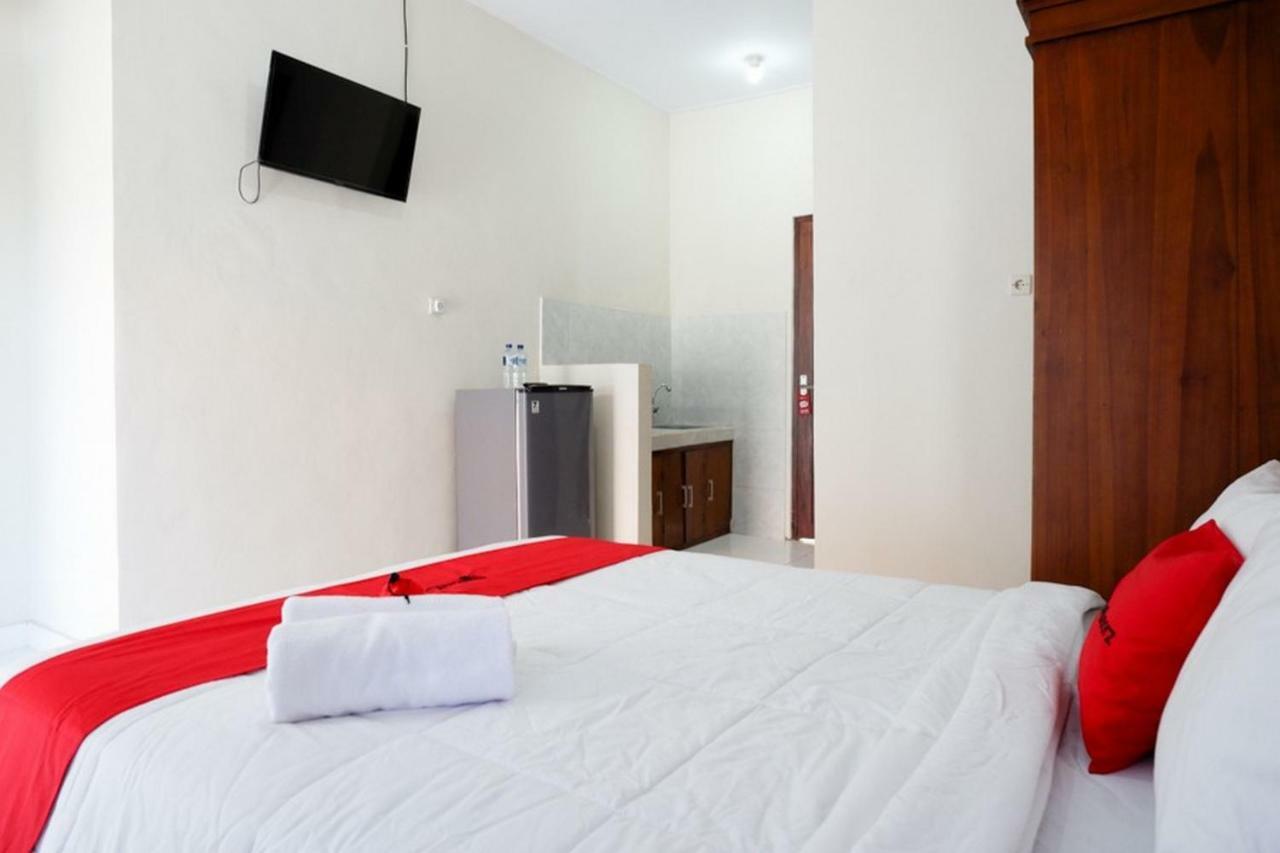 Reddoorz Near Mertasari Beach Denpasar  Room photo
